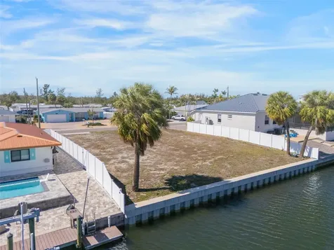 4007 Coconut Terrace Bradenton FL 34210