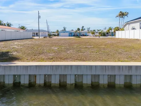4007 Coconut Terrace Bradenton FL 34210