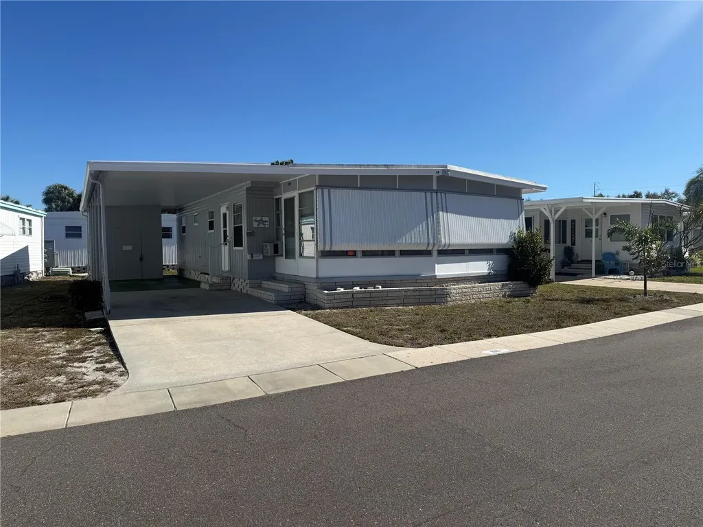 7901 40th Avenue N St Petersburg FL 33709