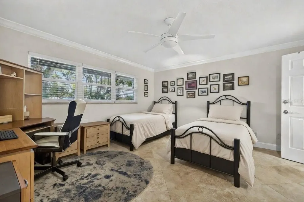 1671 Watermark Circle NE St Petersburg FL 33702