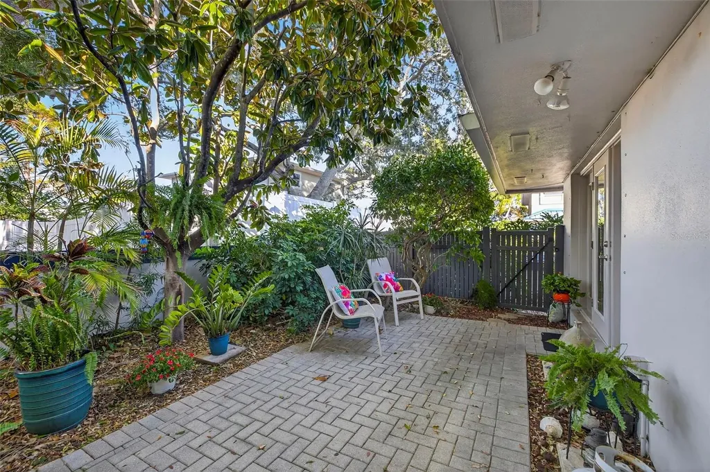 1671 Watermark Circle NE St Petersburg FL 33702