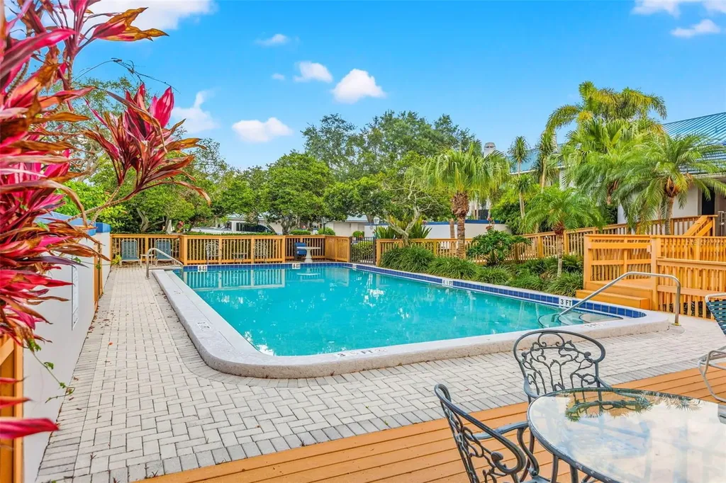 1671 Watermark Circle NE St Petersburg FL 33702