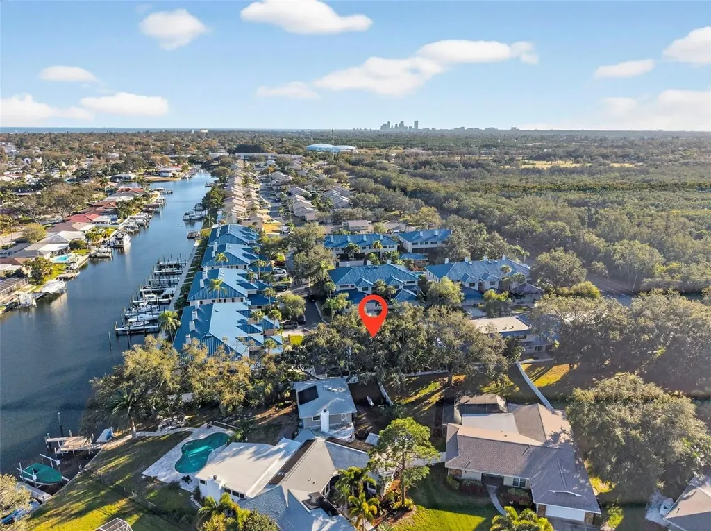 1671 Watermark Circle NE St Petersburg FL 33702