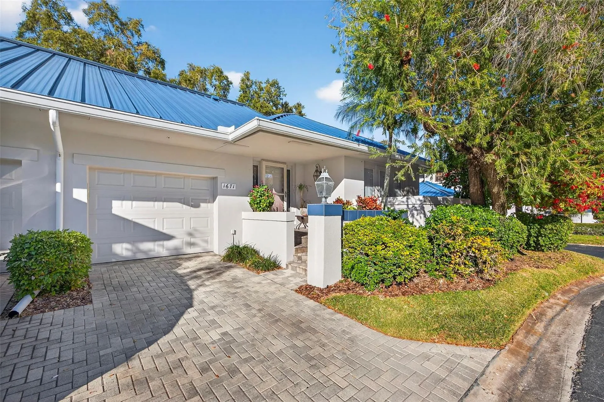 1671 Watermark Circle NE St Petersburg FL 33702