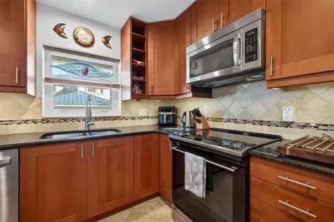 1671 Watermark Circle NE St Petersburg FL 33702