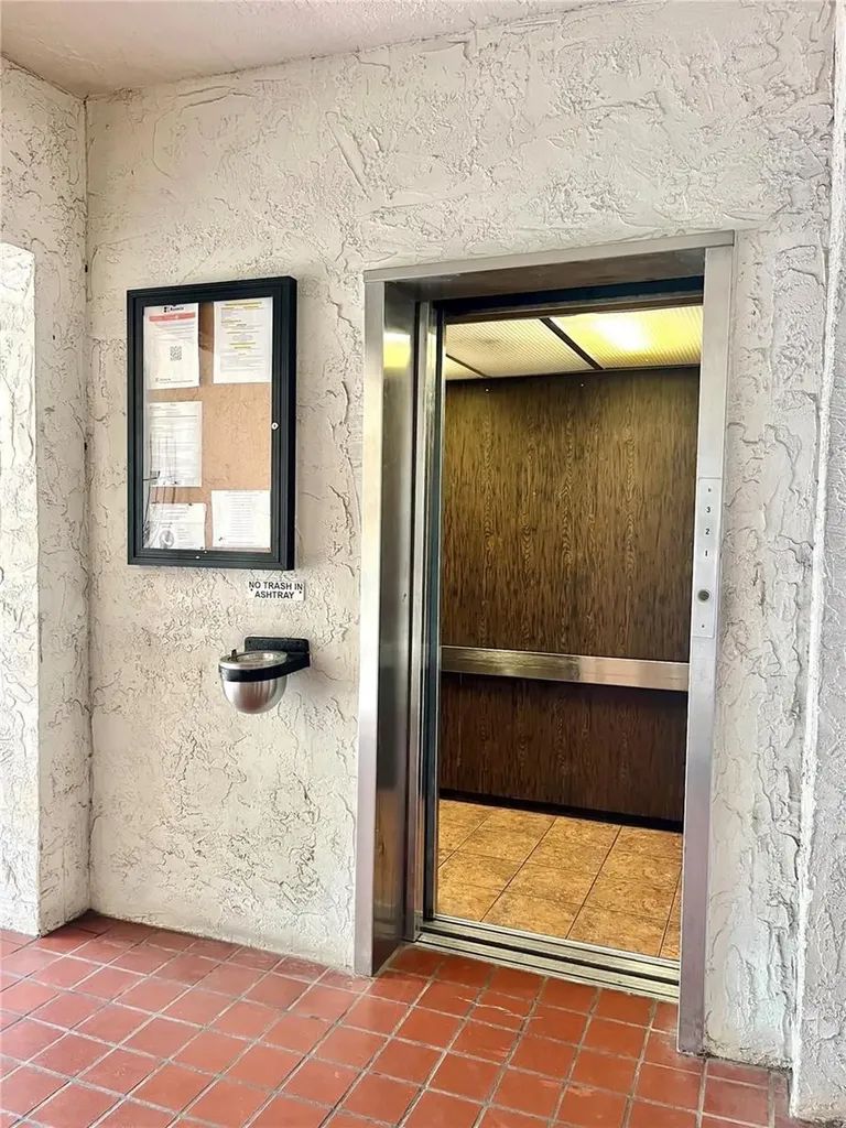 4575 S Texas Avenue Orlando FL 32839