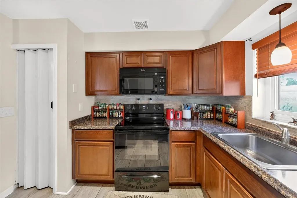 1024 Timor Avenue Orlando FL 32804