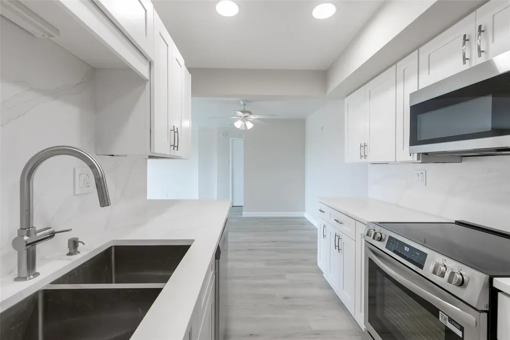 10355 Paradise Boulevard Treasure Island FL 33706