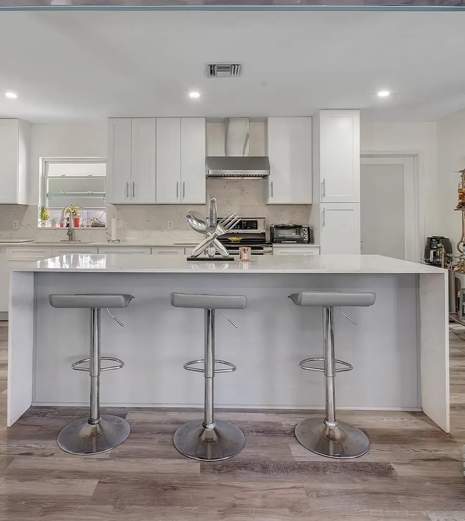 7684 Oakhurst Road Seminole FL 33776
