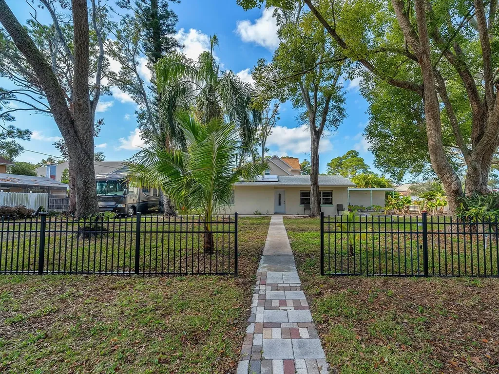 7684 Oakhurst Road Seminole FL 33776