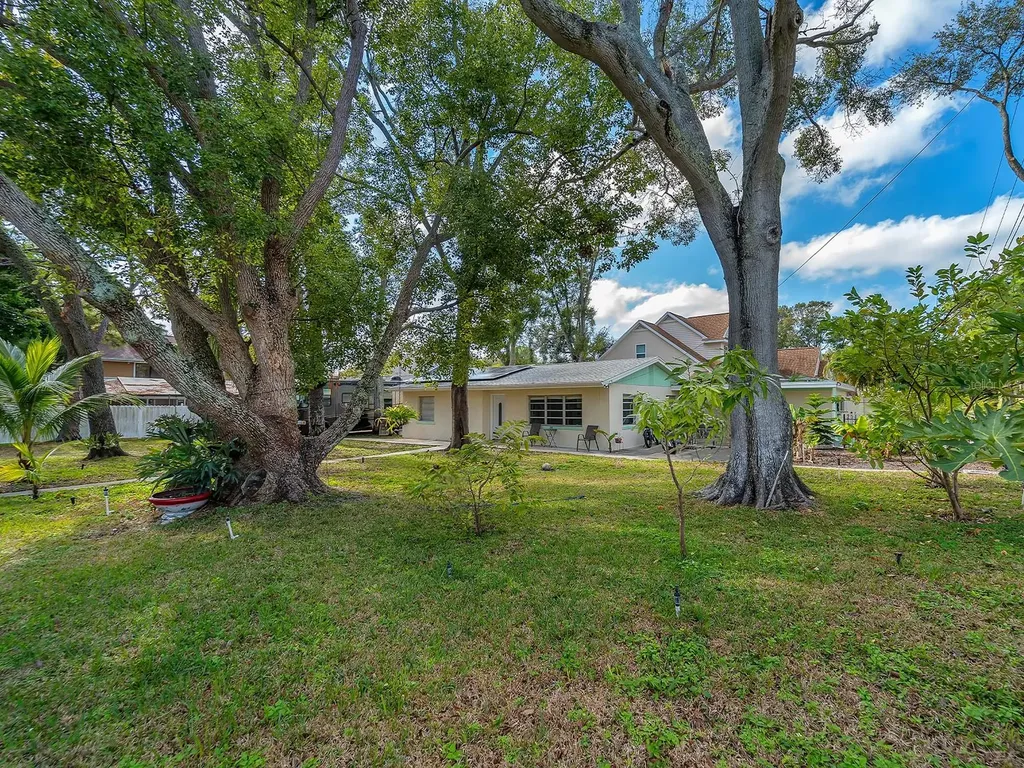7684 Oakhurst Road Seminole FL 33776