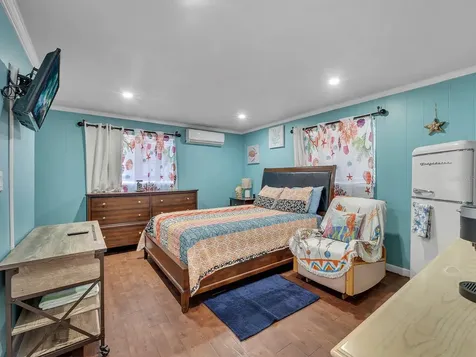 7684 Oakhurst Road Seminole FL 33776