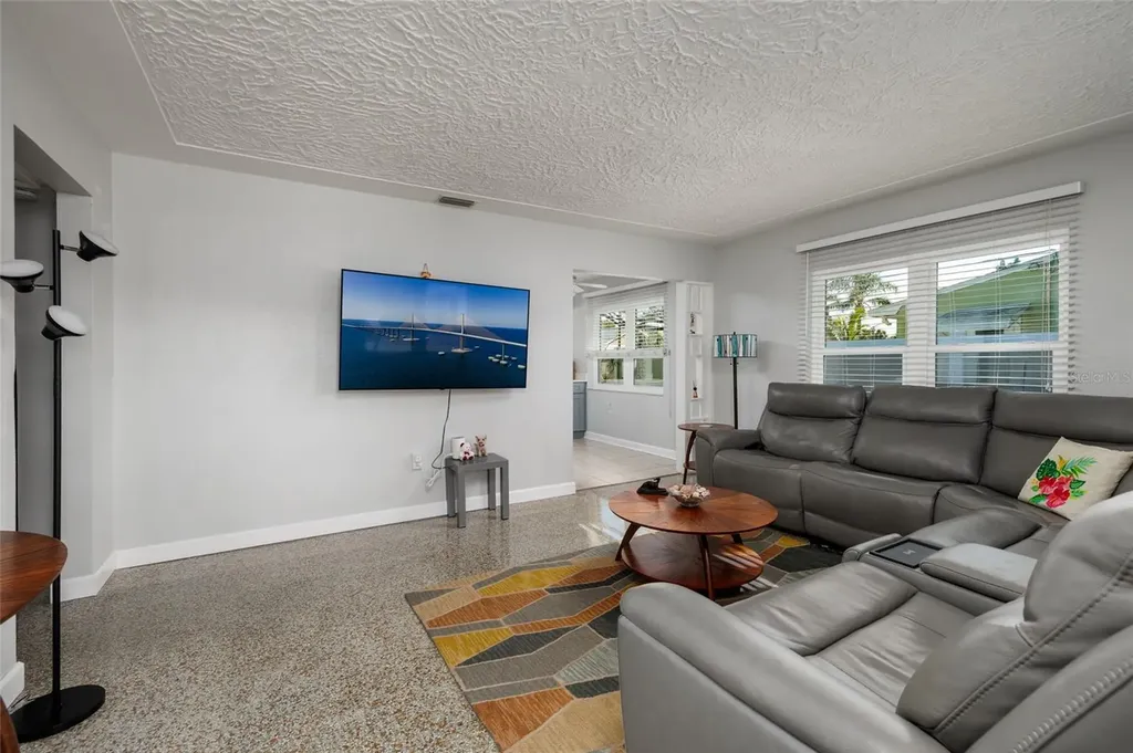 7201 Grevilla Avenue S South Pasadena FL 33707