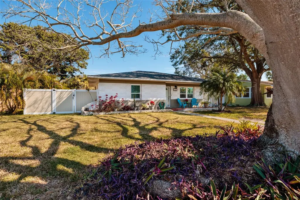 7201 Grevilla Avenue S South Pasadena FL 33707