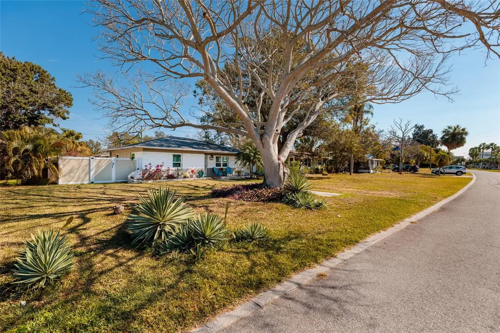 7201 Grevilla Avenue S South Pasadena FL 33707