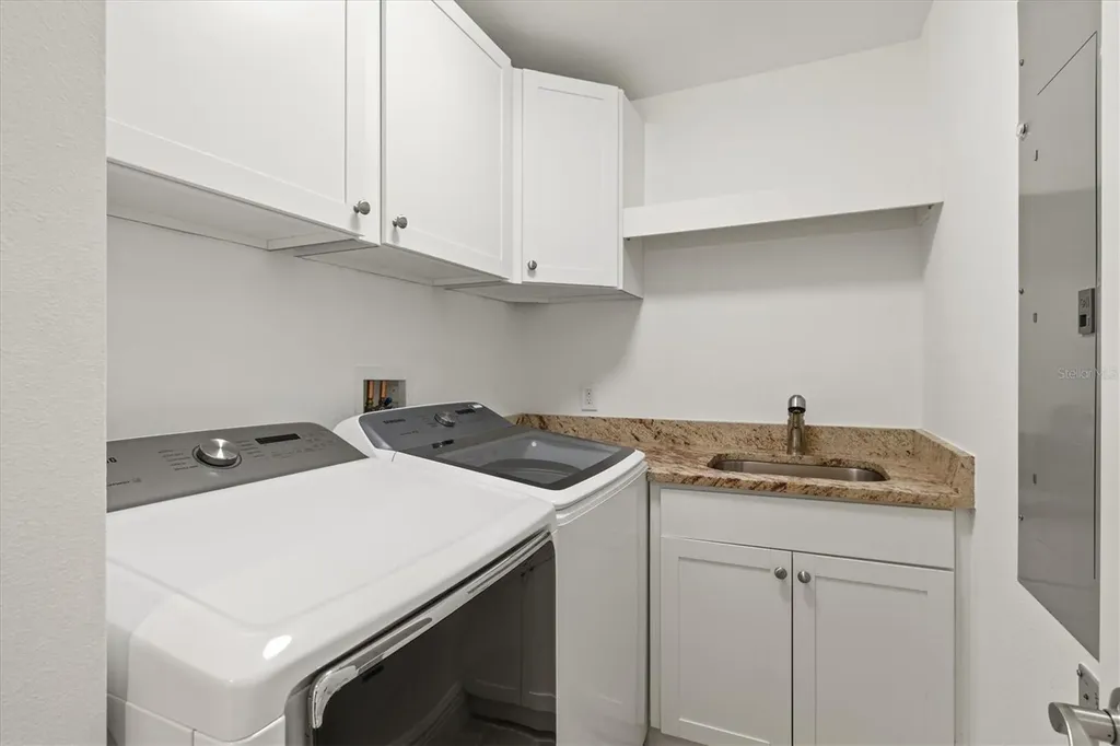 50 Central Avenue Sarasota FL 34236