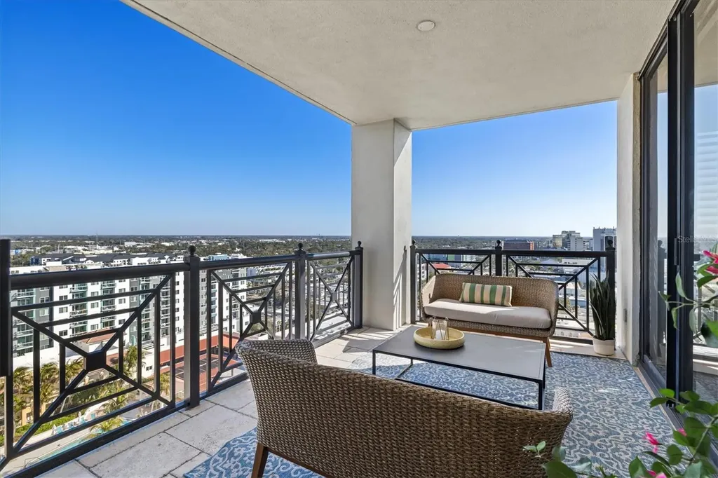 50 Central Avenue Sarasota FL 34236