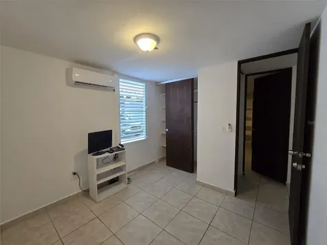 AE-5 Calle Barcelona Humacao PR 00791