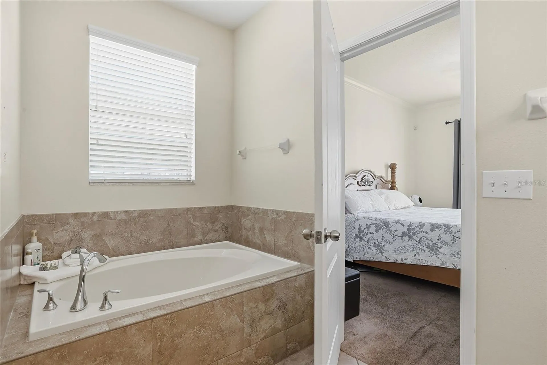 2444 Dakota Rock Drive Ruskin FL 33570