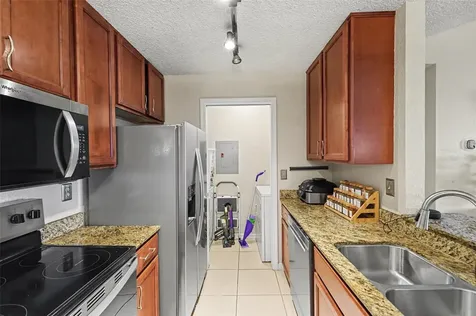10265 Gandy Boulevard N St Petersburg FL 33702
