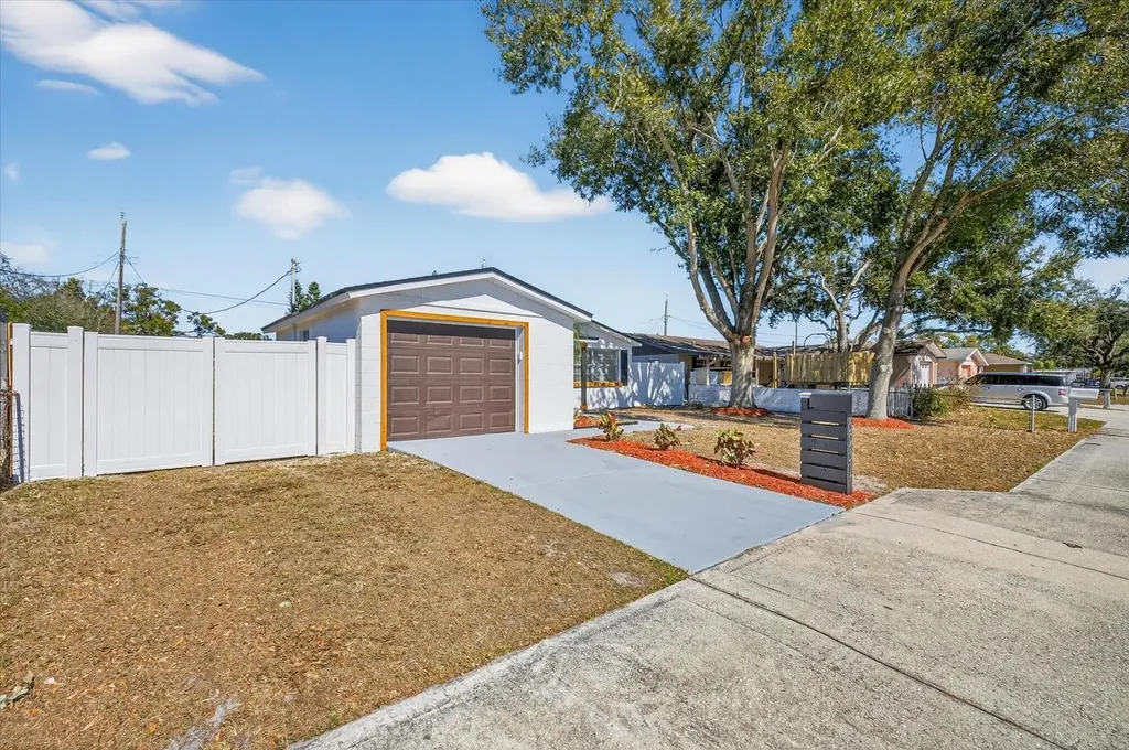 5931 82nd Avenue N Pinellas Park FL 33781