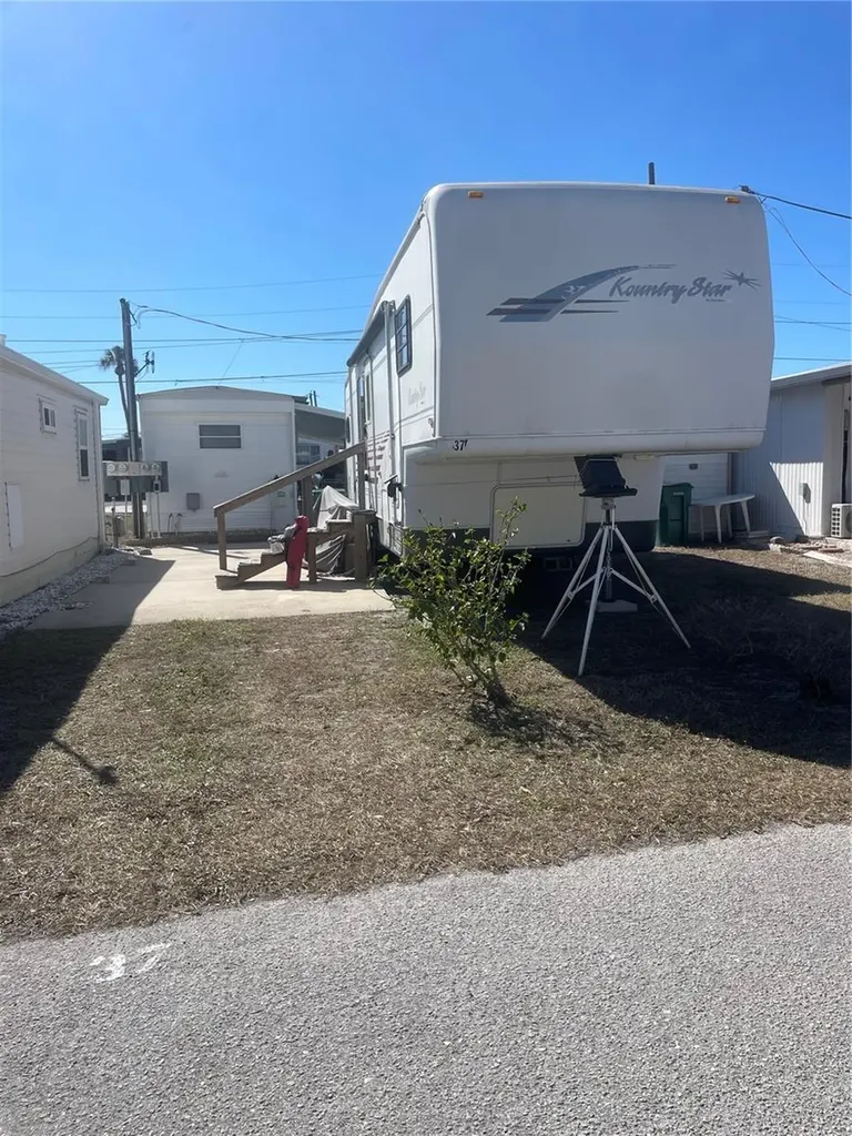 37 Illinois Street Palmetto FL 34221