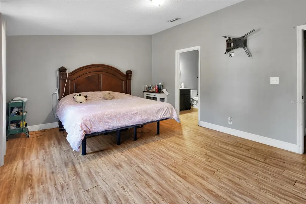 2525 Vista Park Drive Deland FL 32724