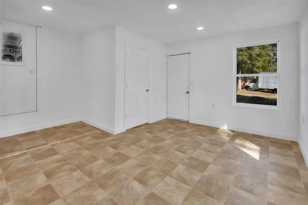 2525 Vista Park Drive Deland FL 32724