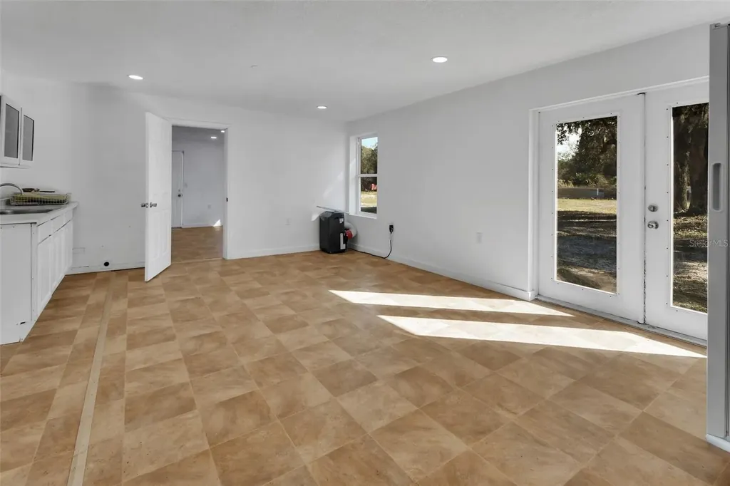 2525 Vista Park Drive Deland FL 32724