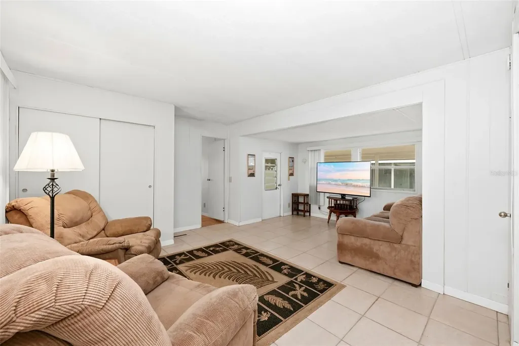 1125 Elkhart Circle Tavares FL 32778