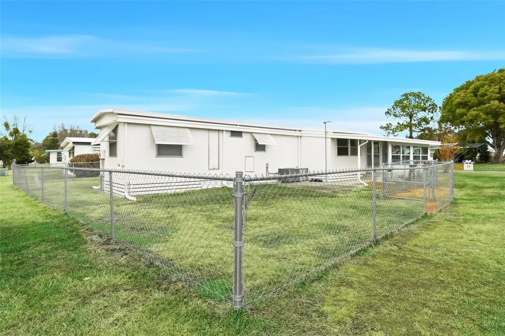 1125 Elkhart Circle Tavares FL 32778