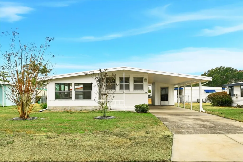 1125 Elkhart Circle Tavares FL 32778