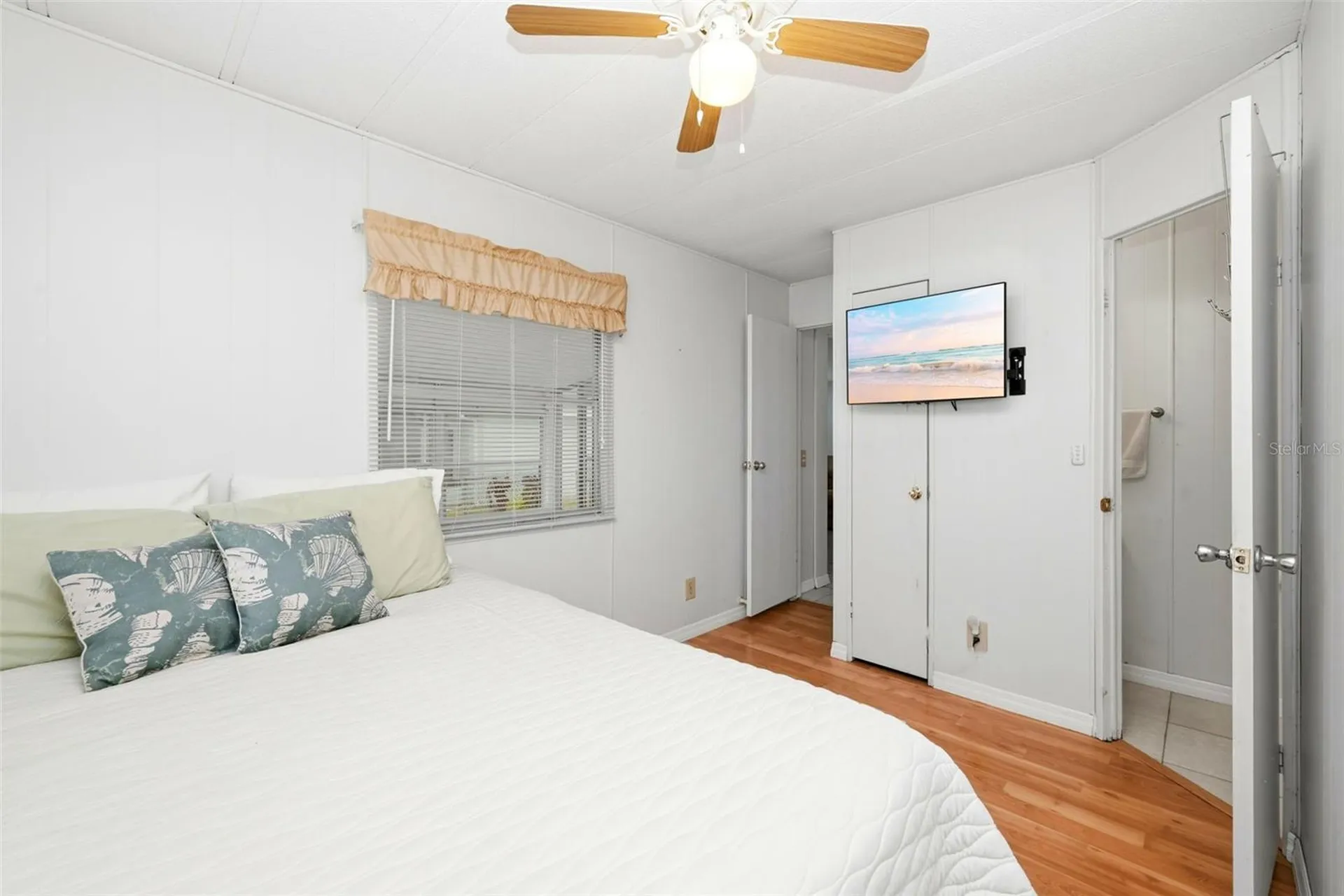 1125 Elkhart Circle Tavares FL 32778