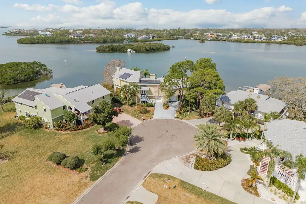 600 Soundview Drive Palm Harbor FL 34683