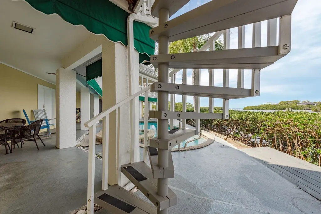 600 Soundview Drive Palm Harbor FL 34683