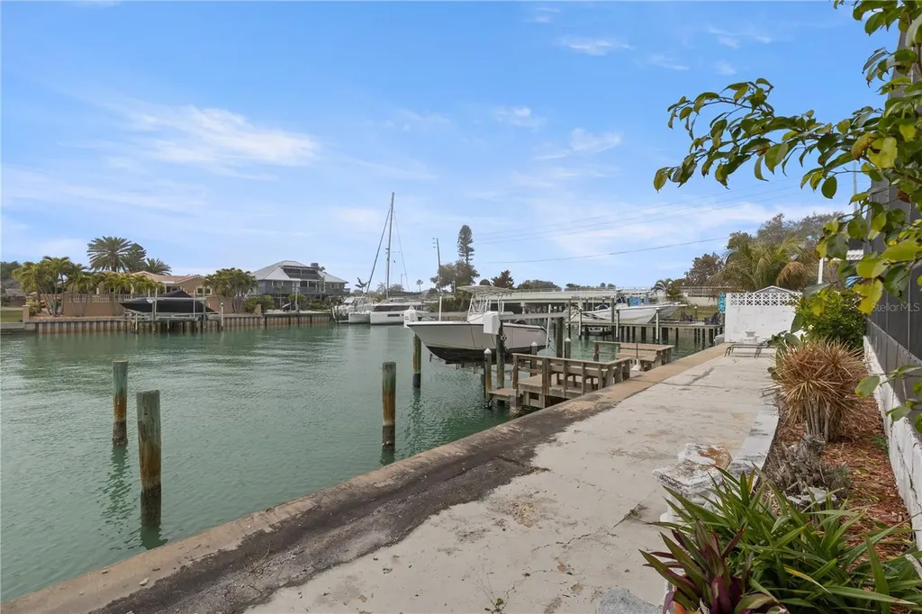 404 4th Avenue N Tierra Verde FL 33715
