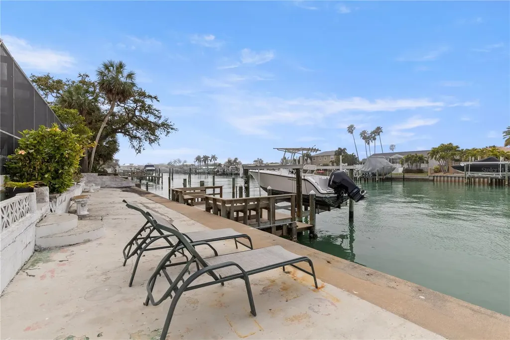 404 4th Avenue N Tierra Verde FL 33715