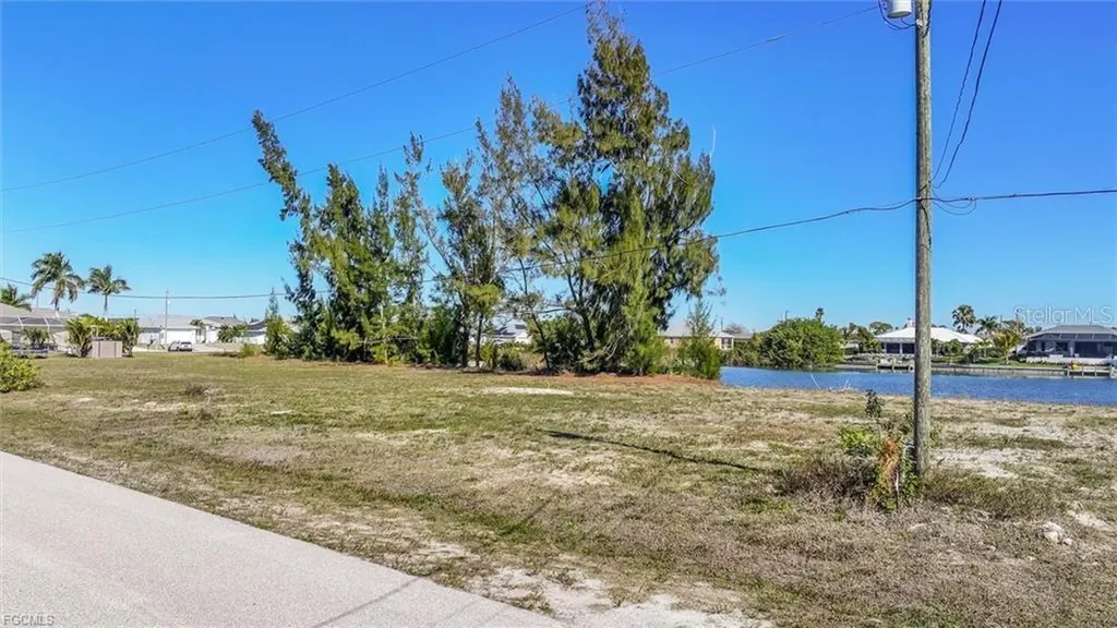 1235 NW 20th Place Cape Coral FL 33993