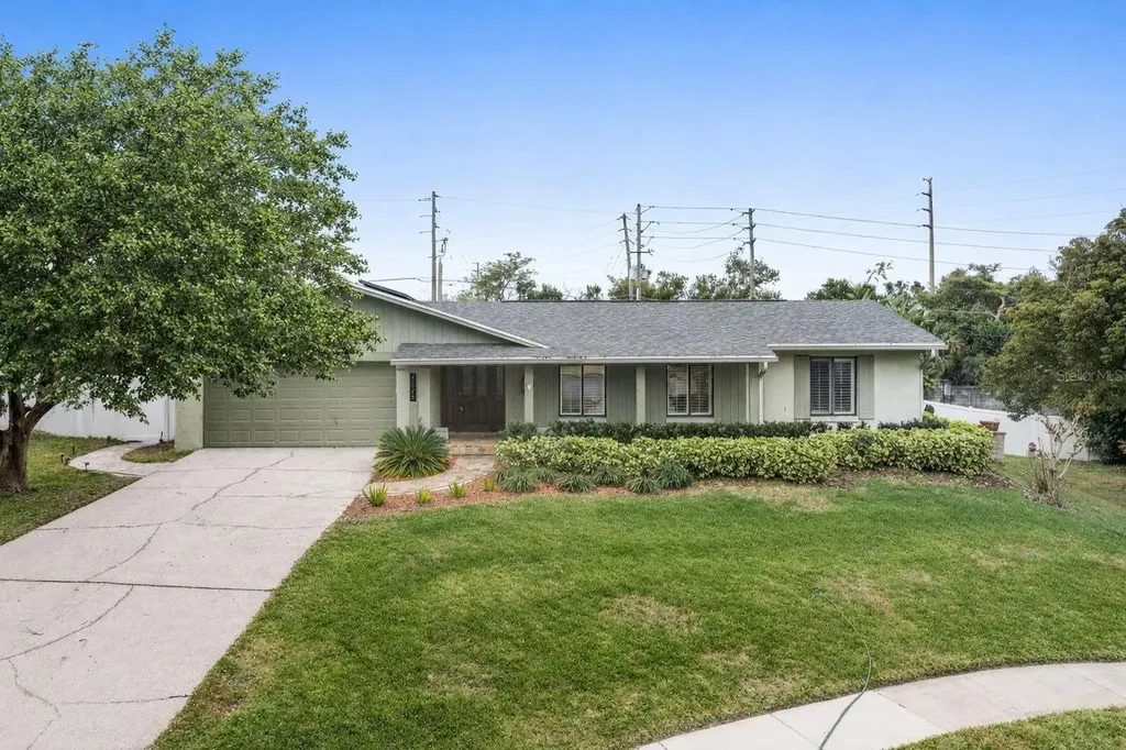 8626 Edge O Woods Court Orlando FL 32819