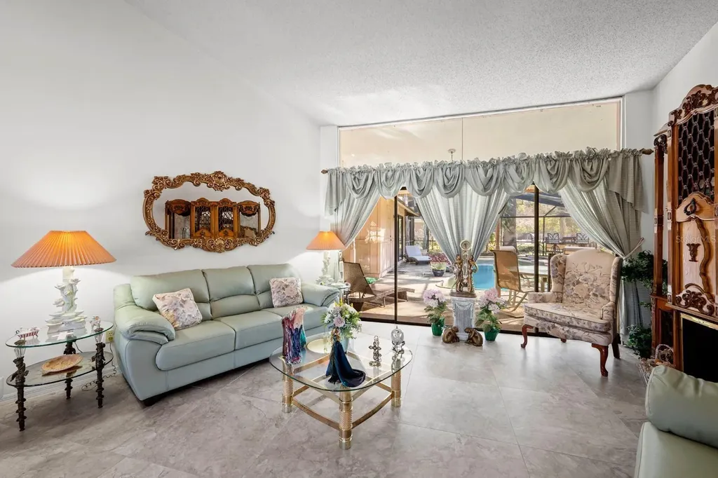 2501 E Diana Street Tampa FL 33610