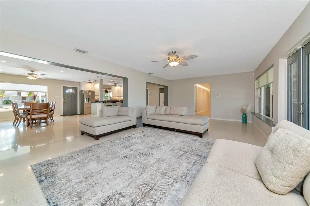 2639 Bougainvillea Street Sarasota FL 34239