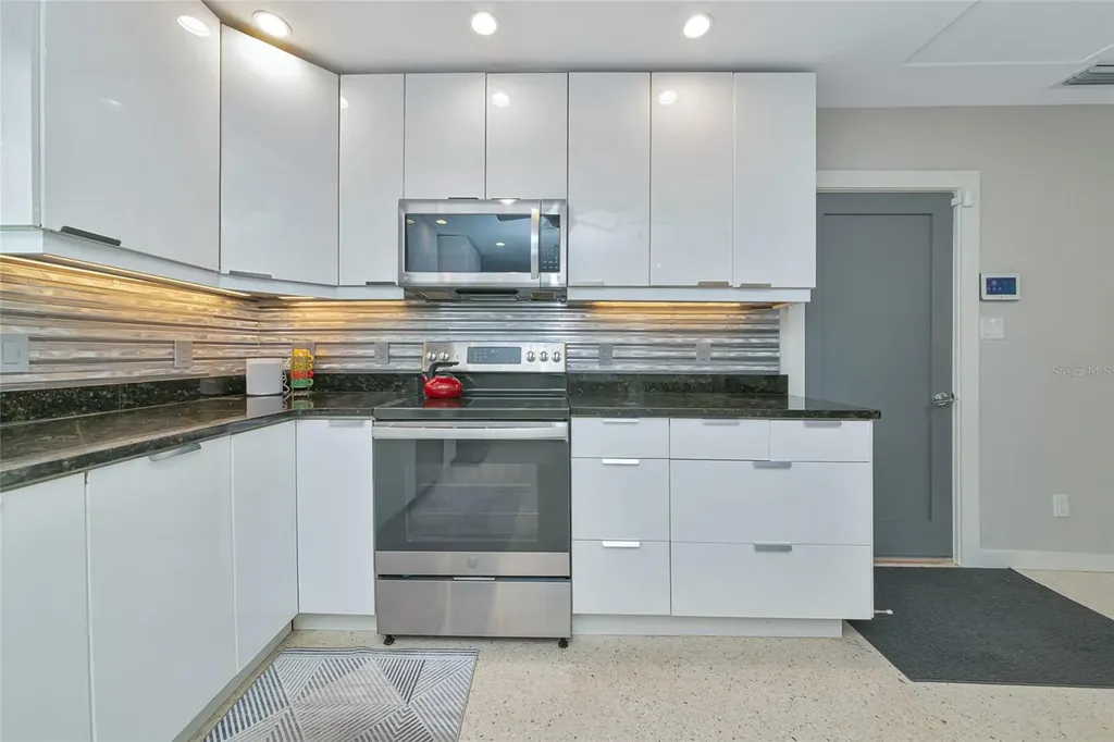 2639 Bougainvillea Street Sarasota FL 34239