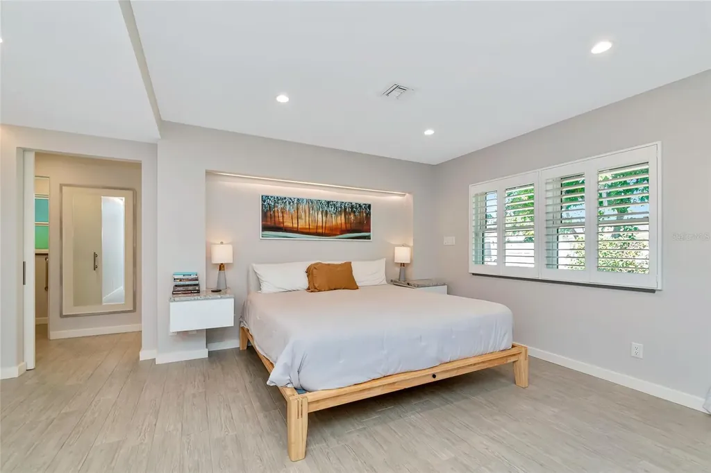 2639 Bougainvillea Street Sarasota FL 34239