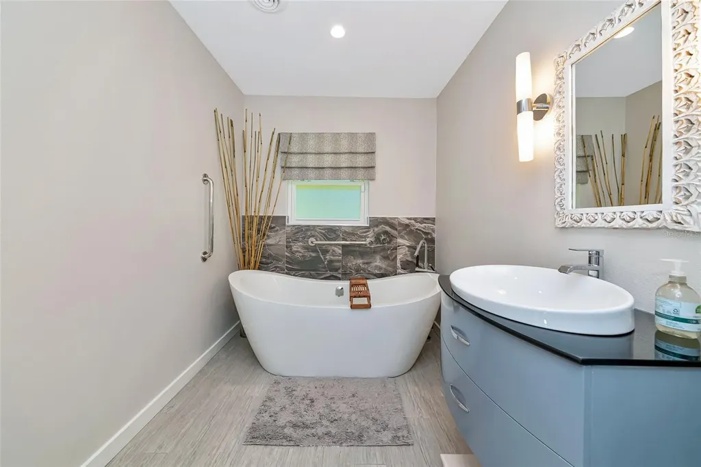 2639 Bougainvillea Street Sarasota FL 34239
