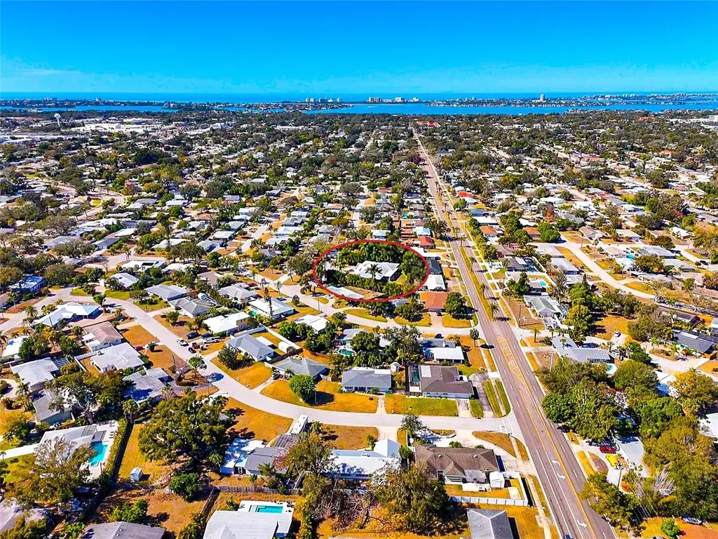 2639 Bougainvillea Street Sarasota FL 34239