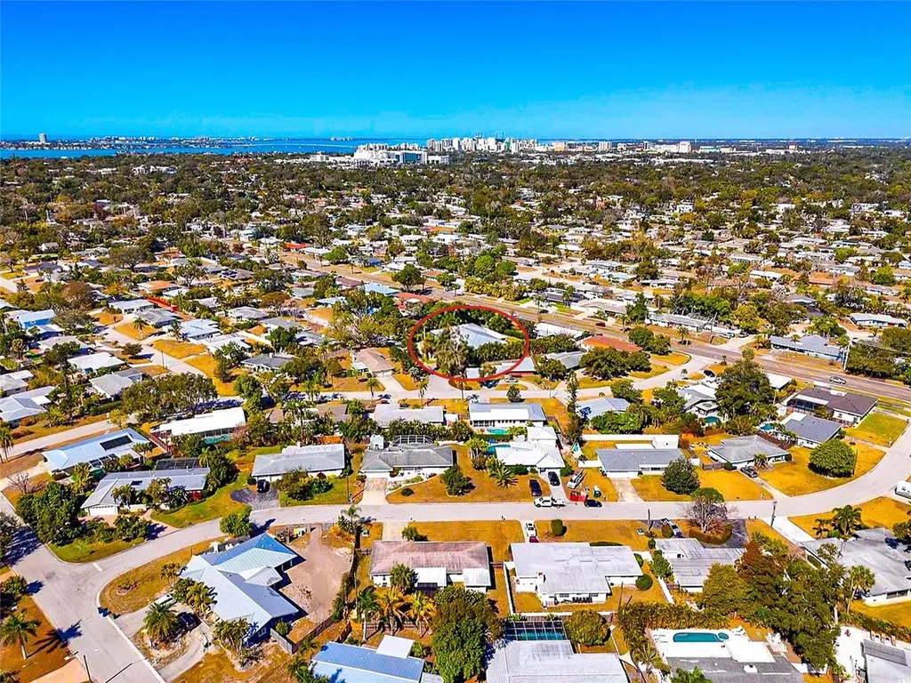 2639 Bougainvillea Street Sarasota FL 34239