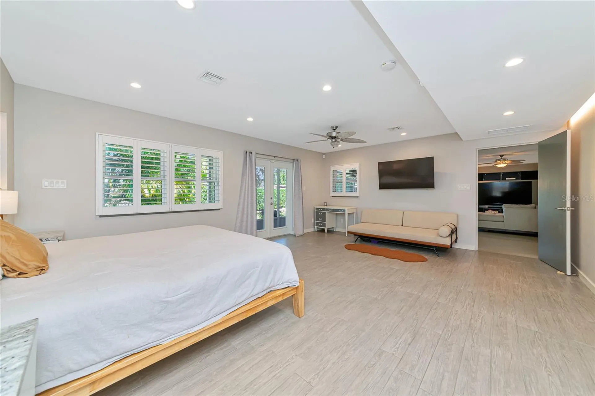 2639 Bougainvillea Street Sarasota FL 34239