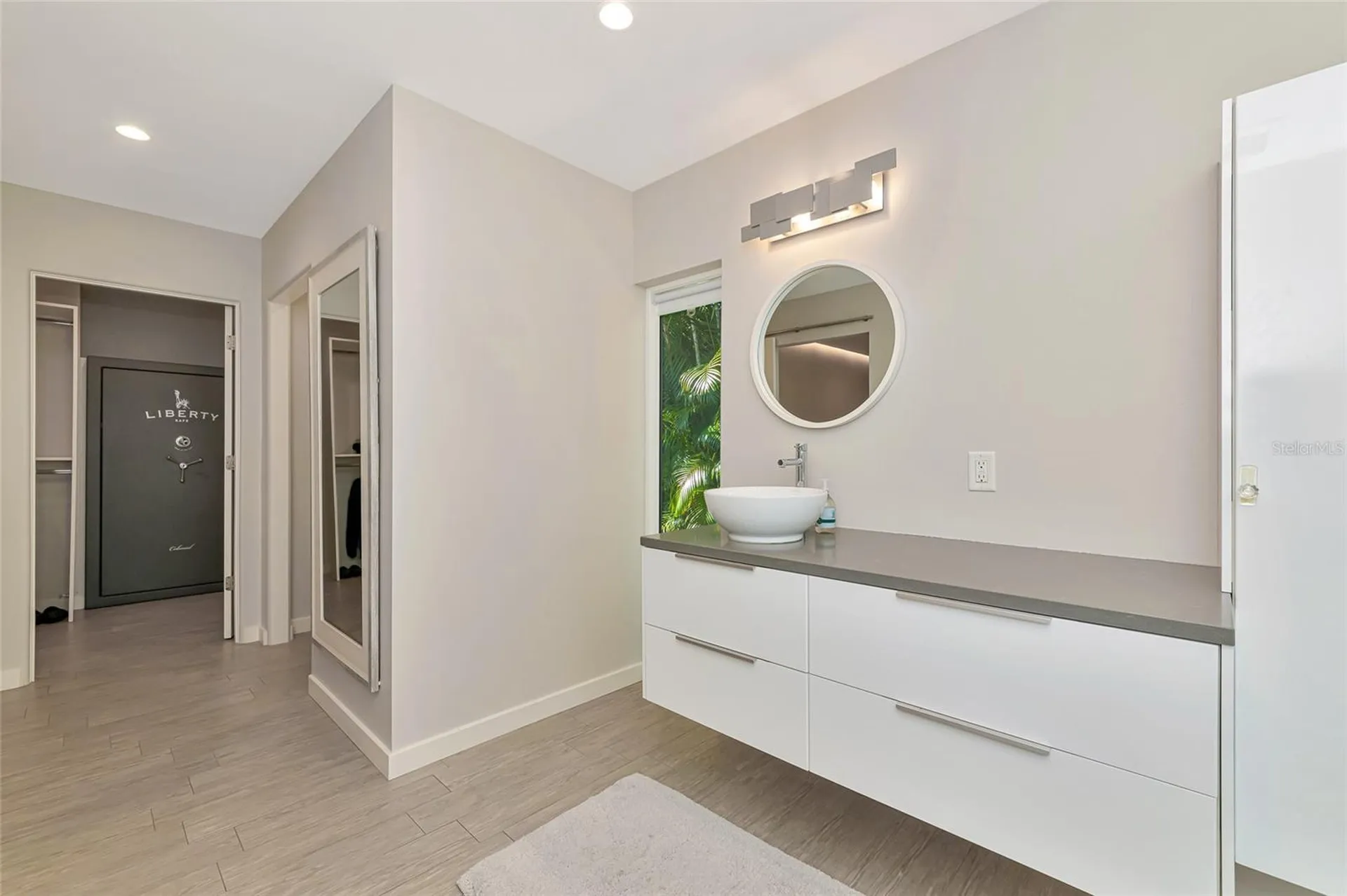 2639 Bougainvillea Street Sarasota FL 34239