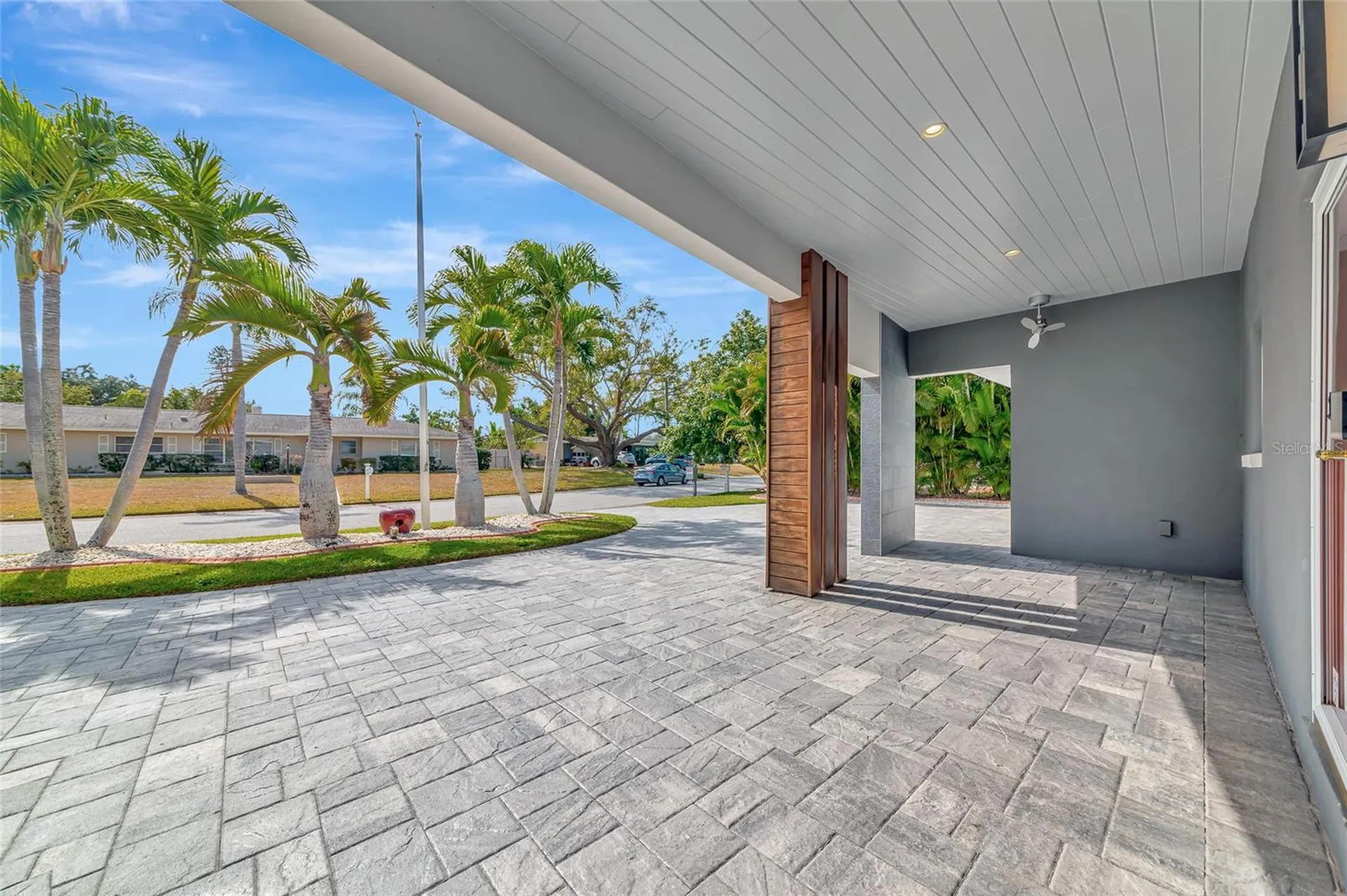 2639 Bougainvillea Street Sarasota FL 34239