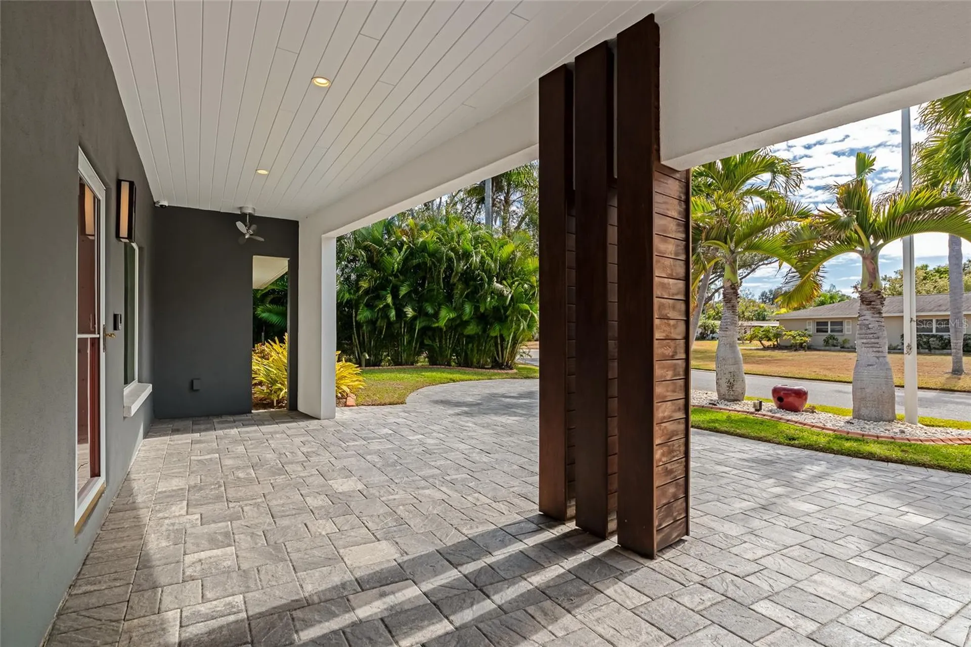 2639 Bougainvillea Street Sarasota FL 34239